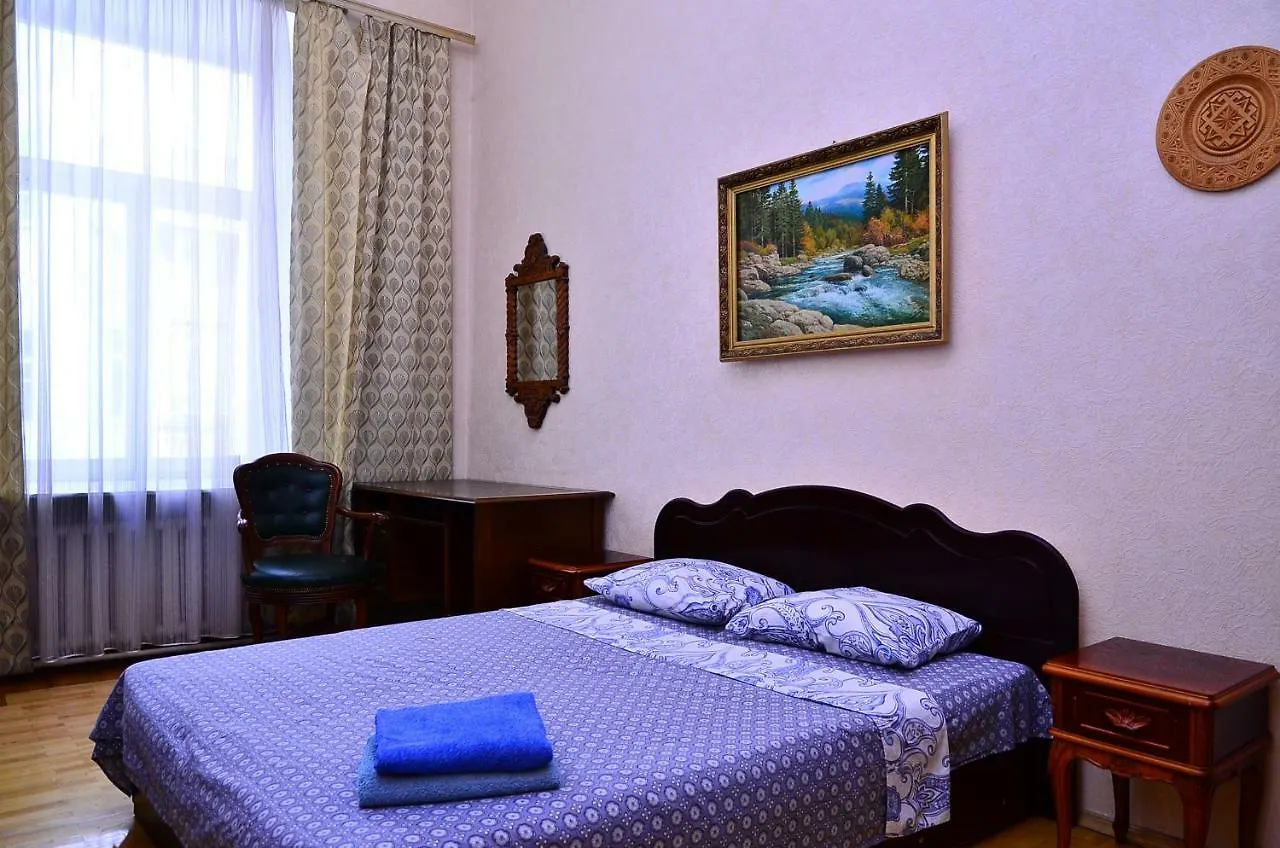 Mikhailivskyi Lane 9 B Apartment Kiev